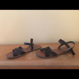 Women’s black strappy sandal